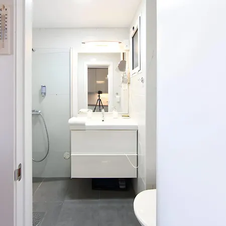 For * Las Palmas de Gran Canárias